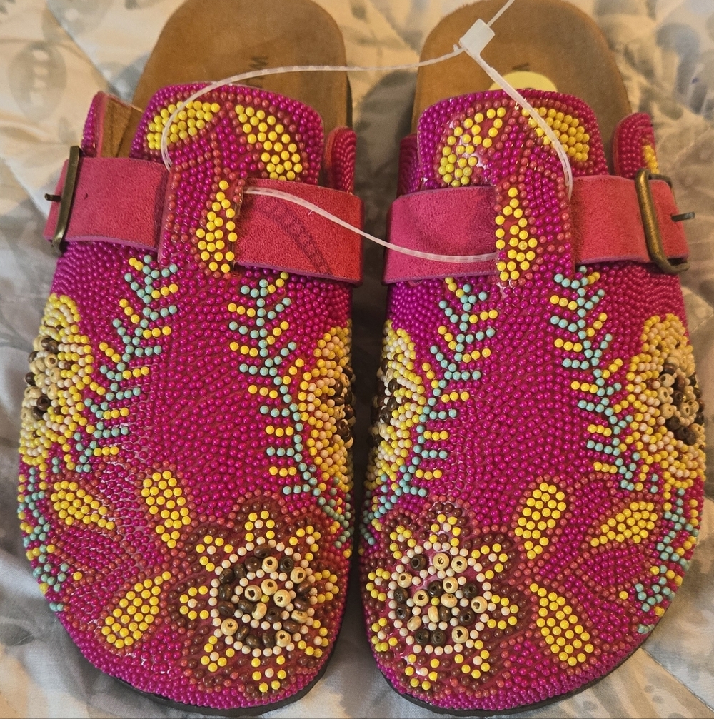 Women's Beaded Floral Slip-On Sandals - Pink